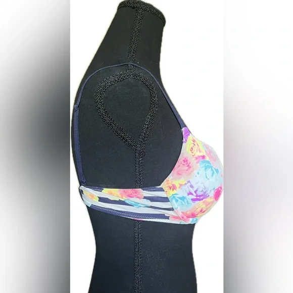 PINK VICTORIA'S SECRET Wear Everywhere Push Up Bra with floral design. Size 34 C - Picture 3 of 7
